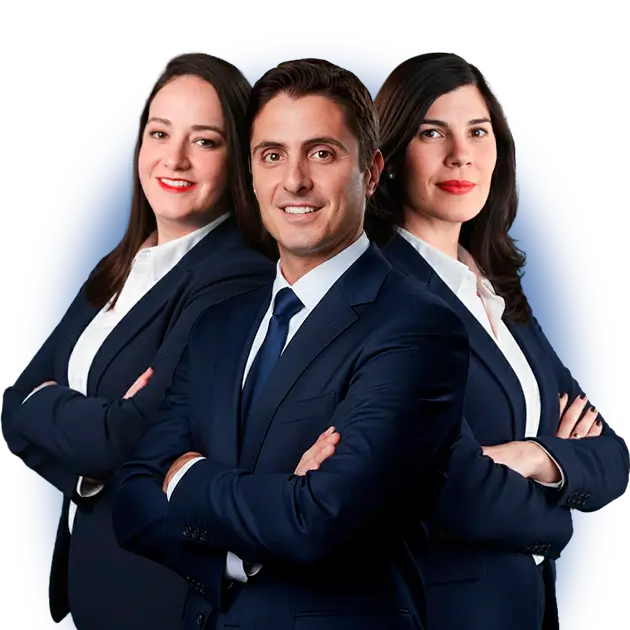 Dia dos professores Damásio: quem ganha é você! O melhor corpo docente do direito: Carol Leão, Edwirges Rodrigues e Francisco Sannini.